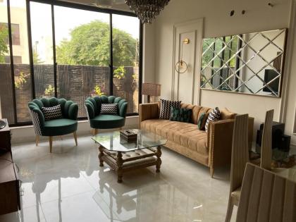 Modern 3 Bed Villa in DHA