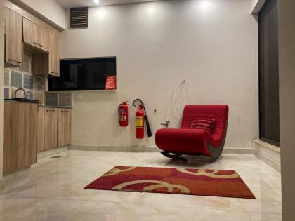 Modern 3 Bed Villa in DHA - image 26