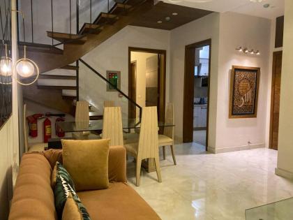 Modern 3 Bed Villa in DHA - image 5