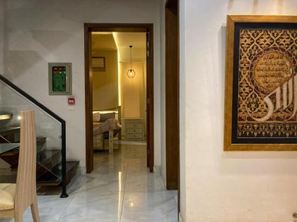 Modern 3 Bed Villa in DHA - image 9