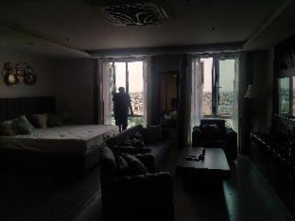 Uptown Studio Residence - image 13