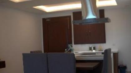 Uptown Studio Residence - image 2
