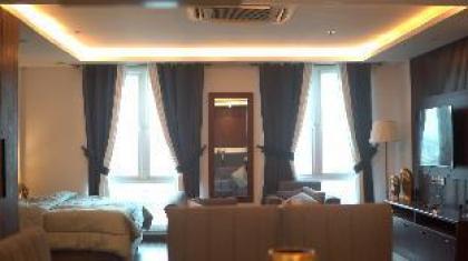 Uptown Studio Residence - image 5