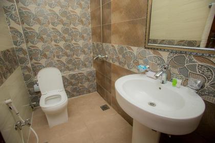 Hotel white season Gulberg - image 14