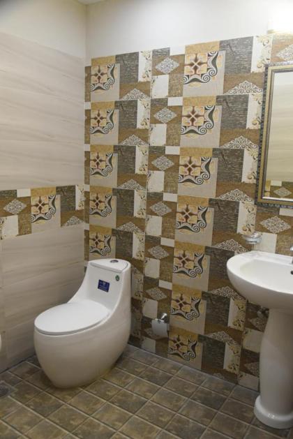 Hotel white season Gulberg - image 24