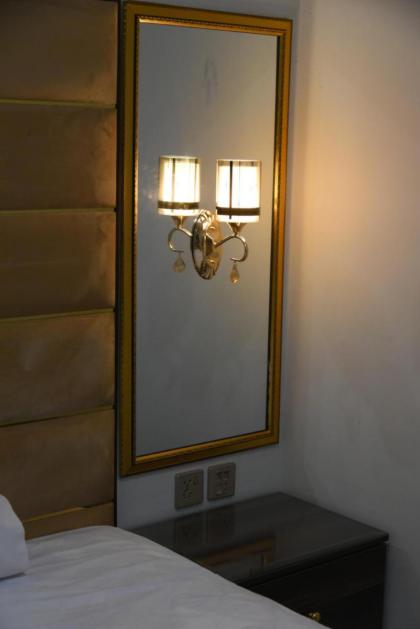 Hotel white season Gulberg - image 27