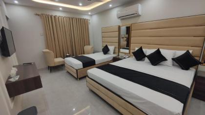 Hotel white season Gulberg - image 7