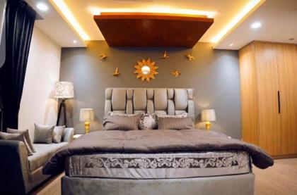 Luxury apartment in Gold Crest Mall 1 bed - image 7