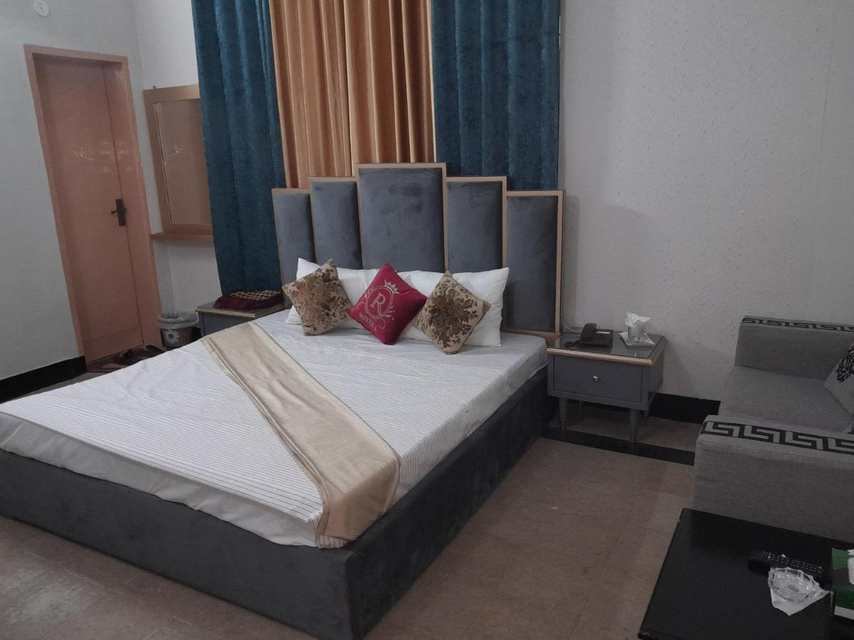 Hotel Grand Rose - image 2