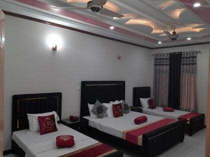 Hotel Grand Rose - image 4