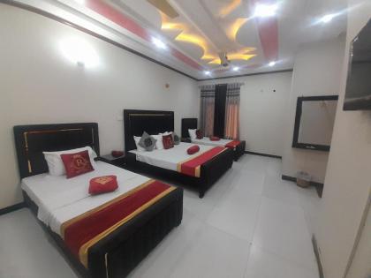 Hotel Grand Rose - image 7