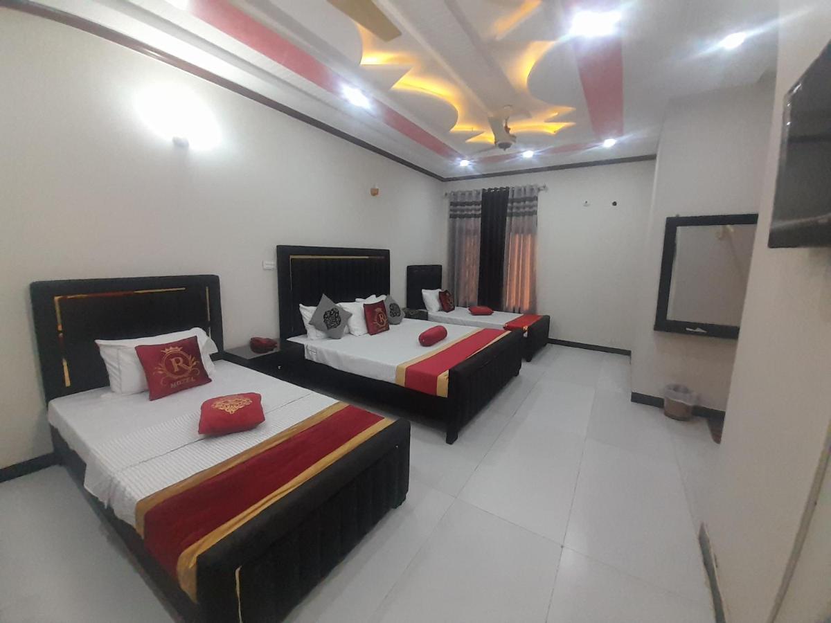 Hotel Grand Rose - image 7