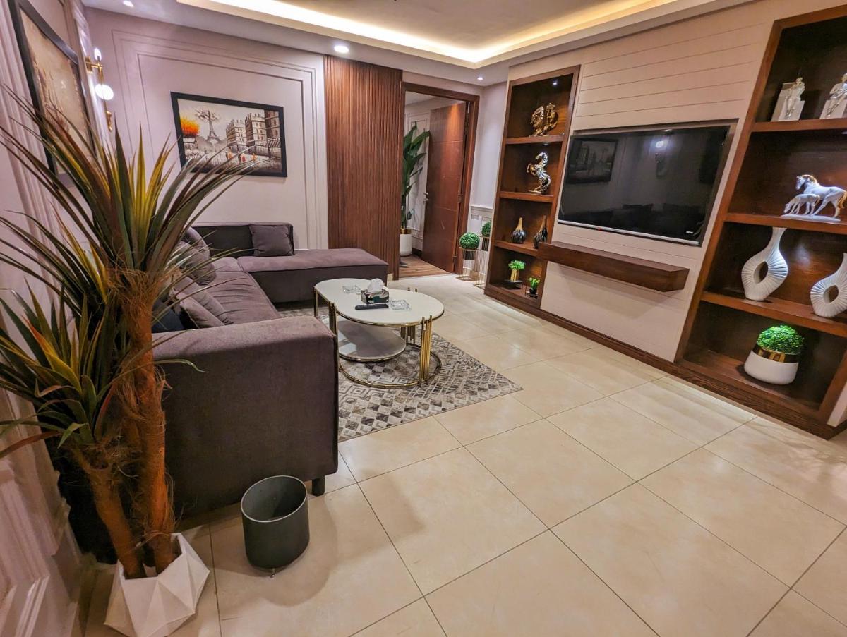 Elegant Single-Bed Suite - main image