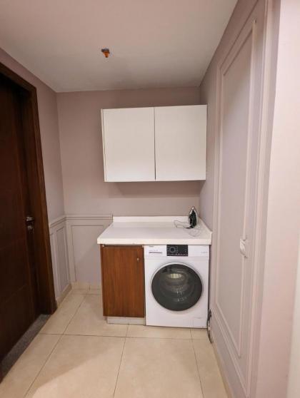 Elegant Single-Bed Suite - image 13