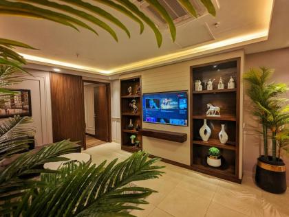 Elegant Single-Bed Suite - image 3