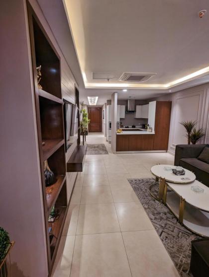 Elegant Single-Bed Suite - image 8
