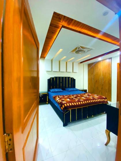 Luxury Apartment in Bahria Town Lahore - image 21