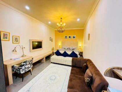 Swan Suites