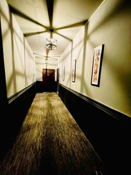Swan Suites - image 11