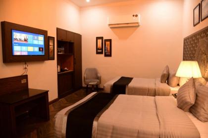 Swan Suites - image 12