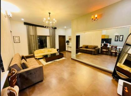 Swan Suites - image 17