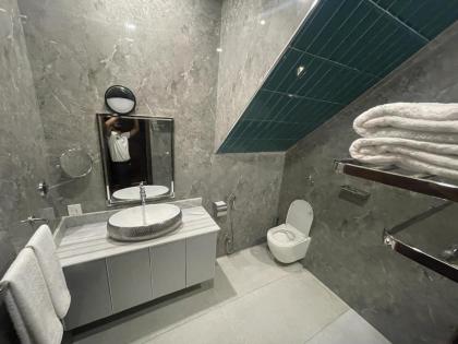 Swan Suites - image 22