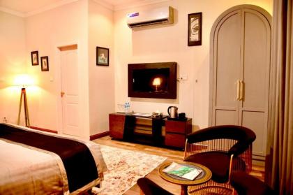 Swan Suites - image 23
