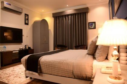Swan Suites - image 24
