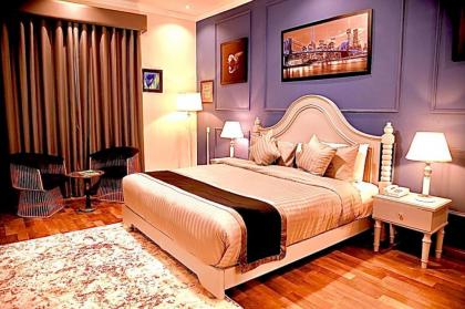 Swan Suites - image 3