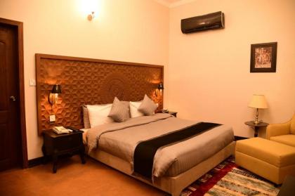 Swan Suites - image 30