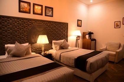Swan Suites - image 4