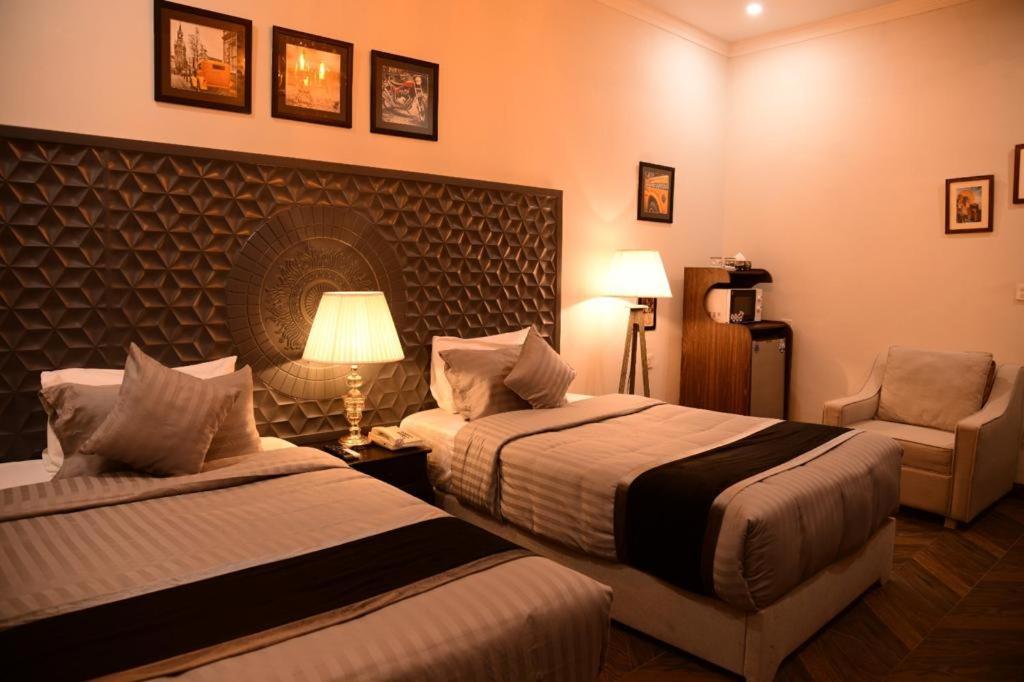 Swan Suites - image 4