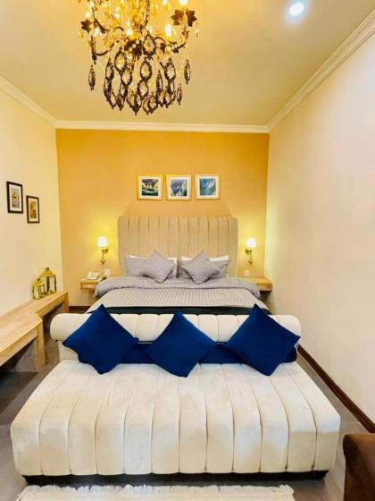 Swan Suites - image 9