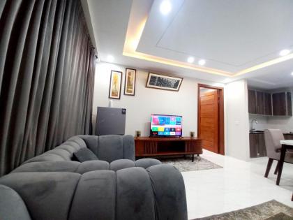 Luxury 1 BR Apartment In Bahria Town Lahore Pakistan With Fast WiFi and Free Parking - image 12