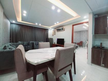 Luxury 1 BR Apartment In Bahria Town Lahore Pakistan With Fast WiFi and Free Parking - image 16