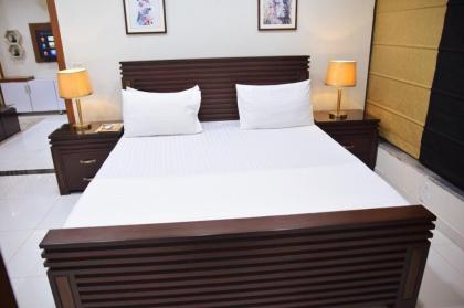 Luxury Serviced Apartment in Bahria Town Lahore - image 10