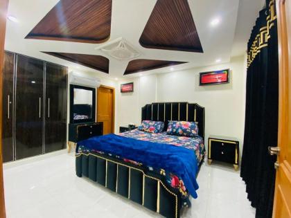 Luxury Apartment Lahore Free Wi-Fi LED Parking