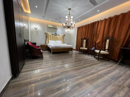 Palm tree Hotel - image 4