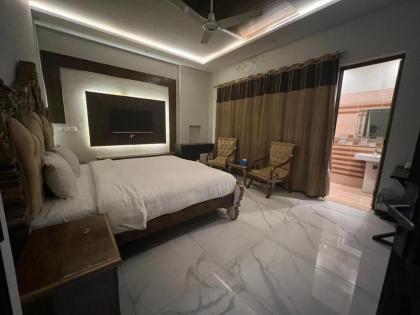 Palm tree Hotel - image 6