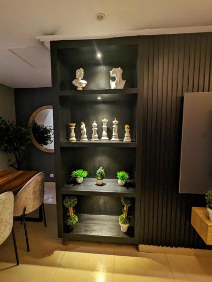 Goldcrest Mall One-bed Penthouse - image 11