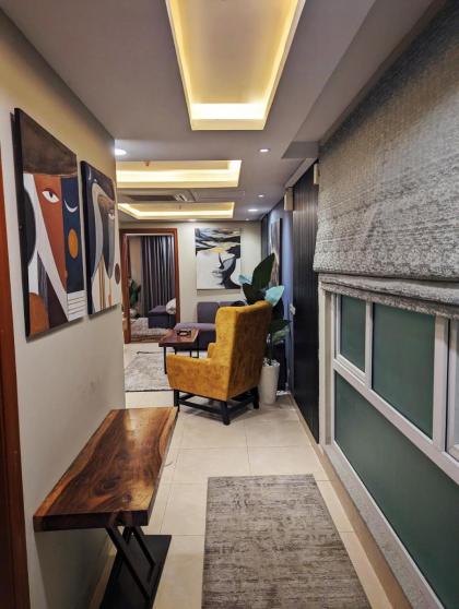 Goldcrest Mall One-bed Penthouse - image 18