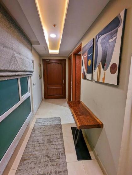 Goldcrest Mall One-bed Penthouse - image 19