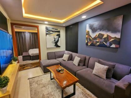 Goldcrest Mall One-bed Penthouse - image 7