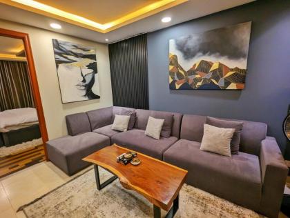 Goldcrest Mall One-bed Penthouse - image 8
