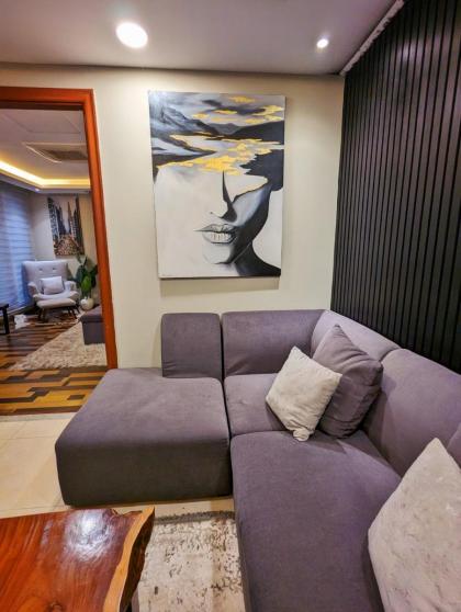 Goldcrest Mall One-bed Penthouse - image 9