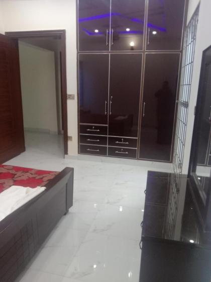 Gujrat Guest House - image 12