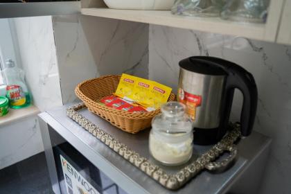 Gulberg Luxe Living 2-BR Apartment - image 11