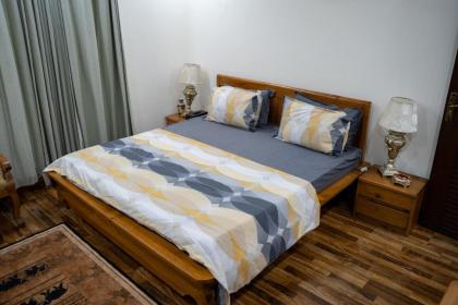 Gulberg Luxe Living 2-BR Apartment - image 19