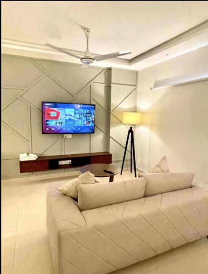 U&S Holiday Homes Gym Pool Wi-Fi High Floor