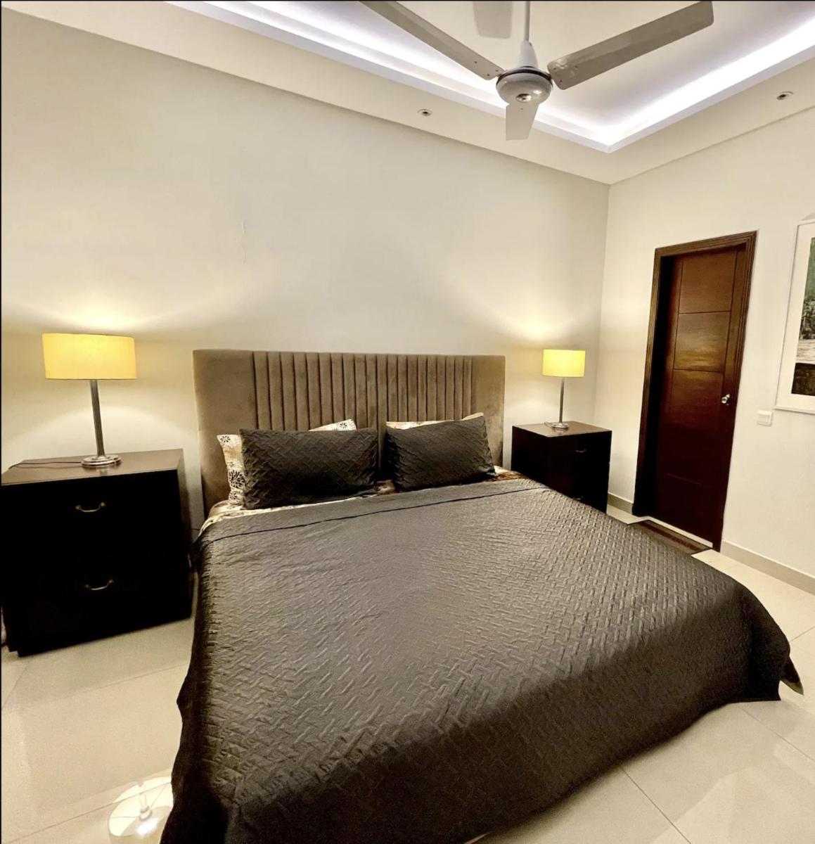U&S Holiday Homes Gym Pool Wi-Fi High Floor - image 7
